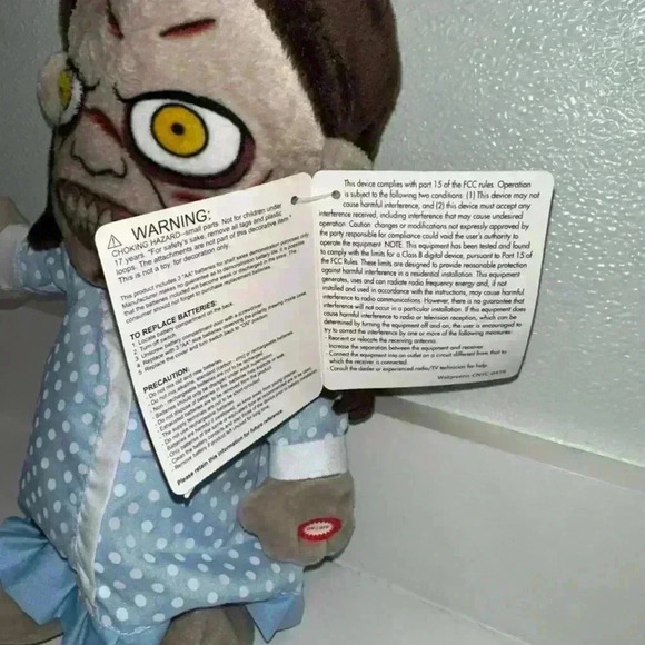 NWT! The Exorcist Animated Regan 13" 2019 Walking, Talking Plush Figure Horror - Picture 4 of 7